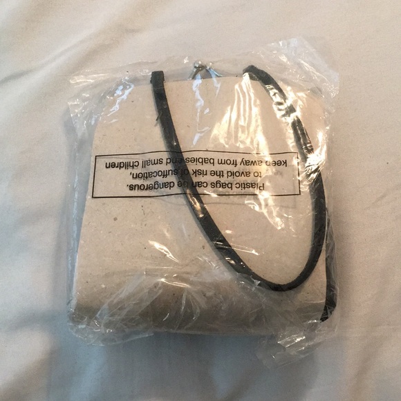 Milano Silky Glittery Night-Out Wristlet - Picture 17 of 17